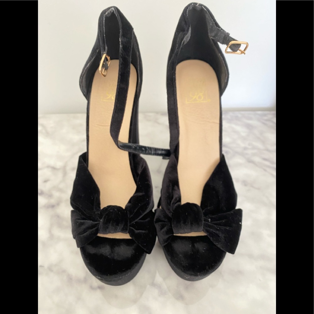 Velvet Platforms - Picture 2 of 6